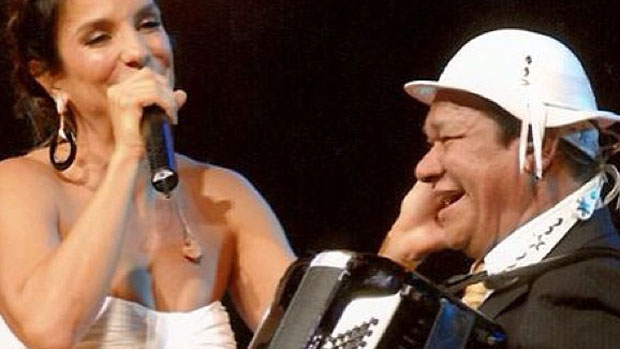 Ivete Sangalo homenageia Dominguinhos