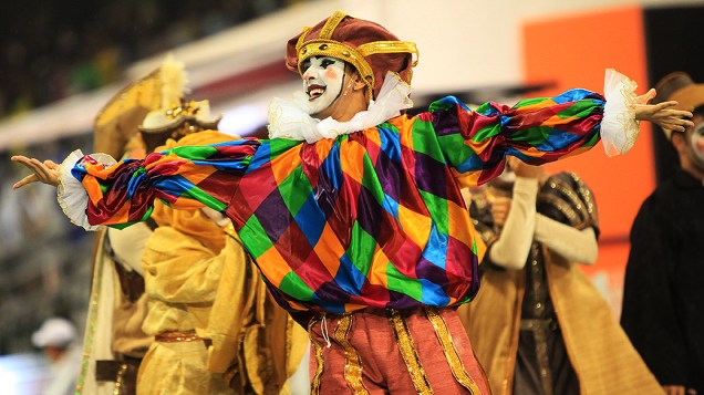 Desfile da Dragões da Real, quarta colocada do Carnaval Paulista 2013