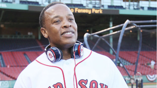 O rapper Dr. Dre, que fez fortuna com sua linha de fones de ouvido, a Beats by Dr. Dre