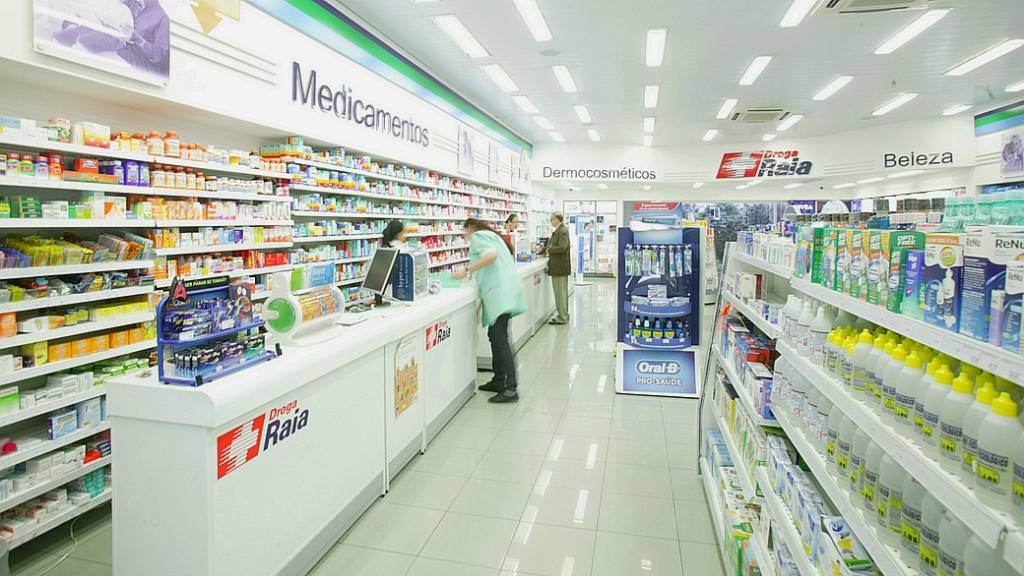 Justiça condena Droga Raia a pagar R$ 4 milhões por assédio e discriminação
