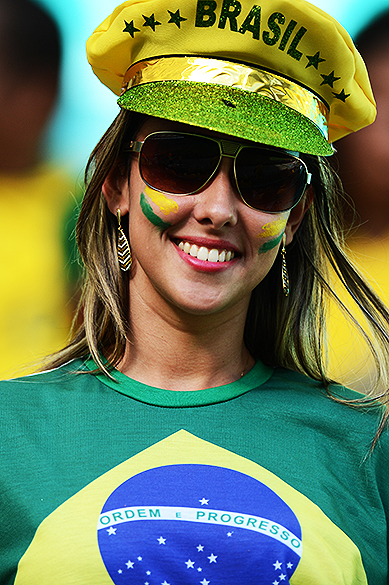 Torcida brasileira comparece na Arena Fonte Nova, em Salvador, para o jogo entre Brasil e Itália, pela Copa das Confederações