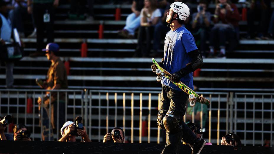 O brasileiro Bob Burnquist conquistou a primeira medalha de ouro para o Brasil na mega rampa dos X-Games Foz do Iguaçu, na noite desta quinta-feira (18)