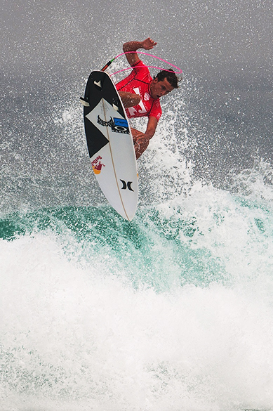 Competição trouxe surfistas do mundo todo ao Brasil