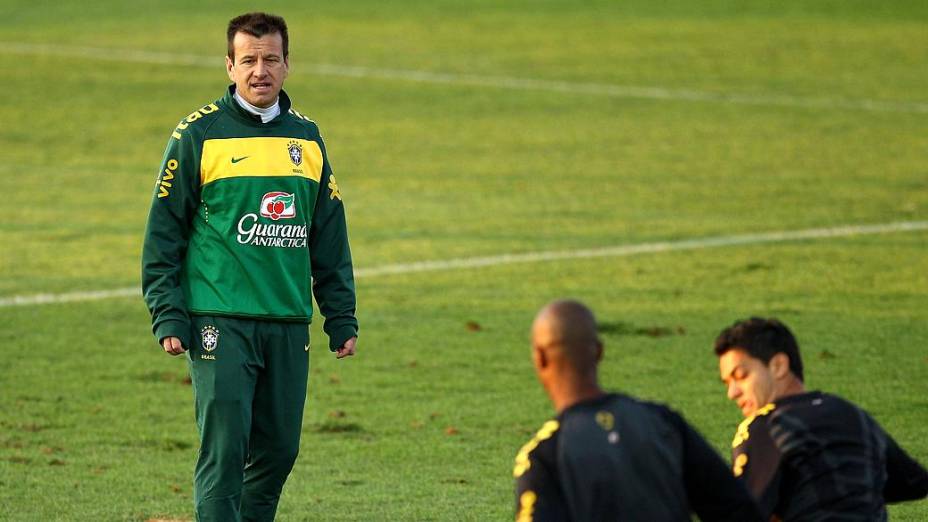 Dunga, durante treinamento da equipe em Johanesburgo, na África do Sul