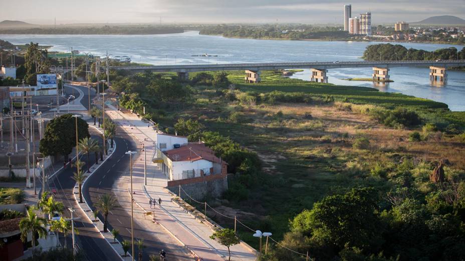 Orla de Petrolina e ponte Presidente Dutra