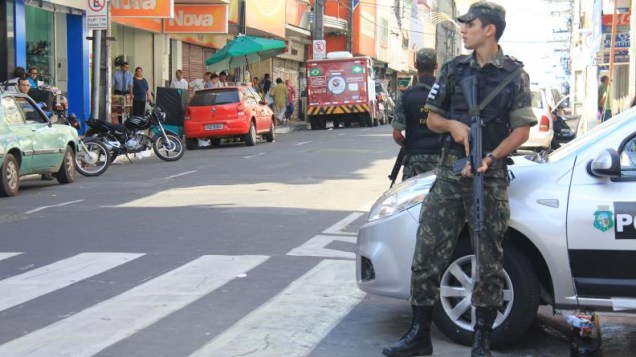 Exército faz segurança nas ruas de Fortaleza