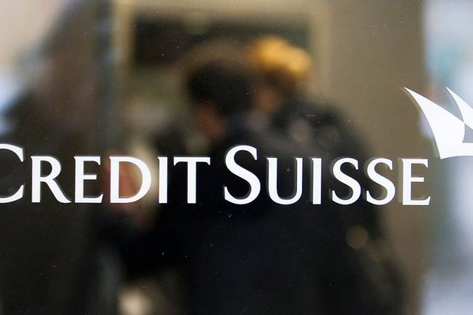 Ações do Credit Suisse sobem mais de 20% após aceno bilionário do BC suíço