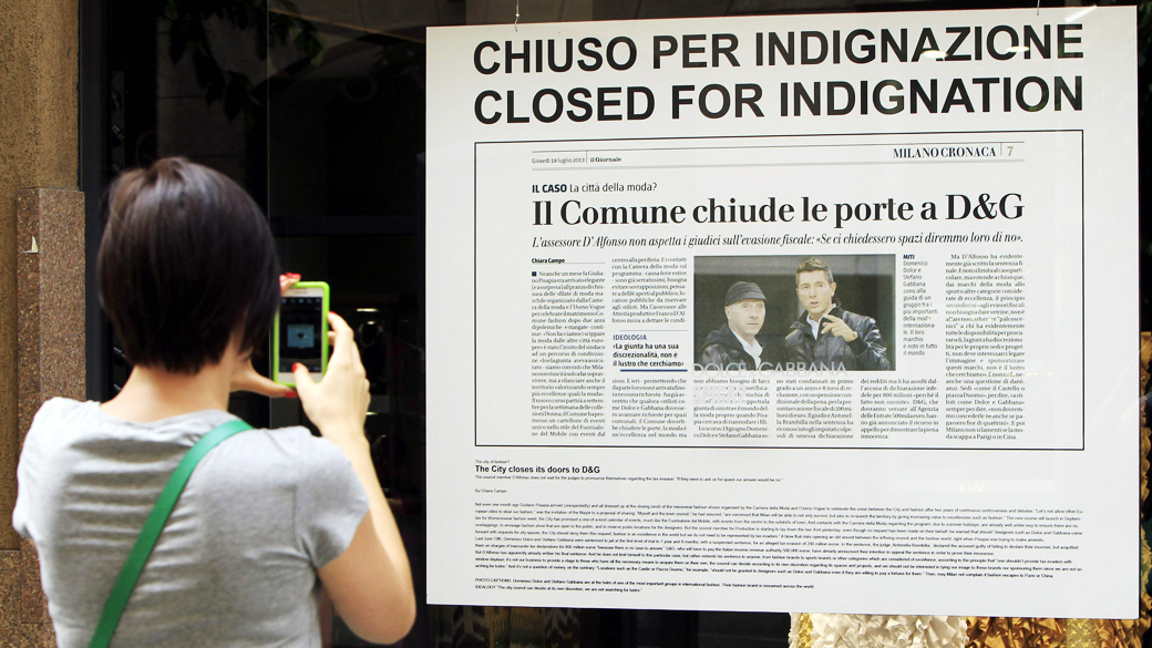 As lojas da Dolce & Gabanna em Milão foram fechadas em protesto contra a prefeitura, nesta sexta-feira