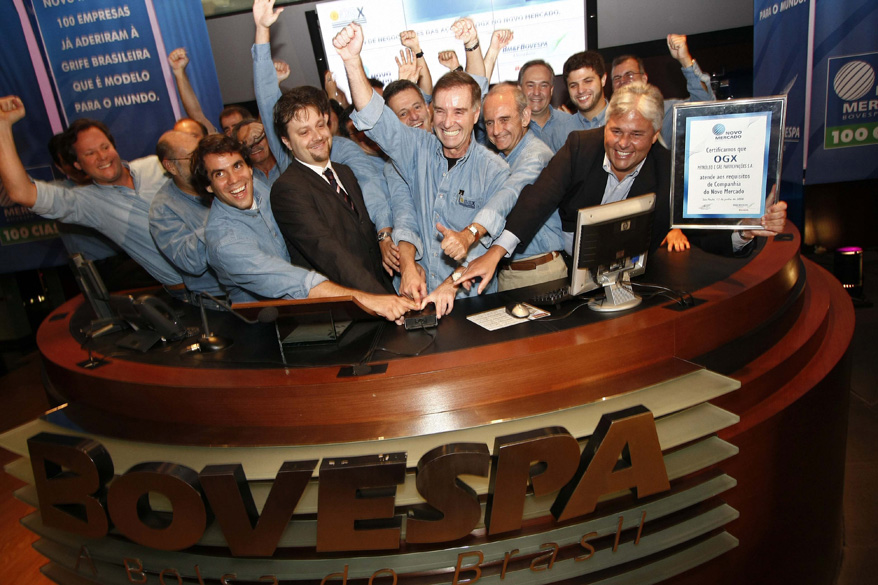 Eike Batista durante a oferta pública inicial de ações da petrolÌfera OGX, na Bovespa