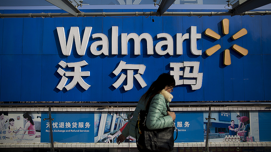 Wal-Mart encerrou 2013 com receita de mais de US$ 476 milhões e lucro acima de US$ 16 milhões