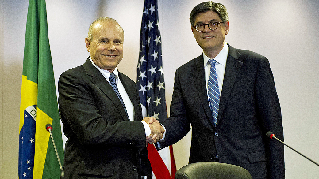 O ministro da Fazenda Guido Mantega e o secretário do Tesouro Americano, Jacob Lew durante encontro em São Paulo