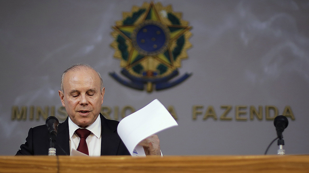 Ministro da Fazenda Guido Mantega durante coletiva para imprensa, em Brasília