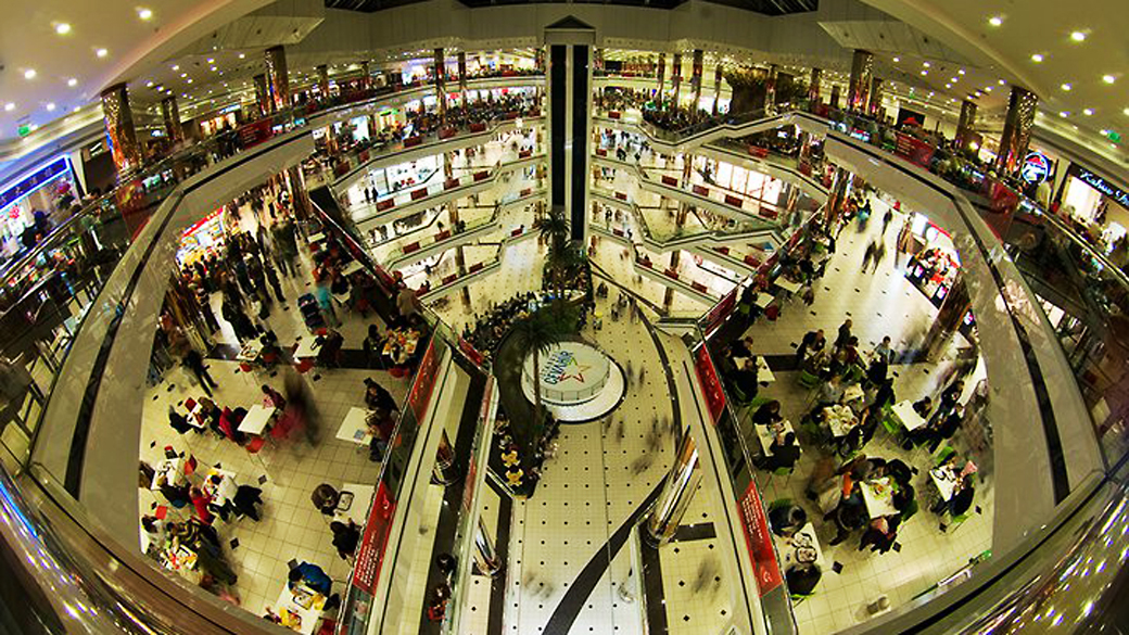 Istanbul Cevahir, o maior shopping center da Europa. Nem as vendas de Natal ajudaram o varejo europeu