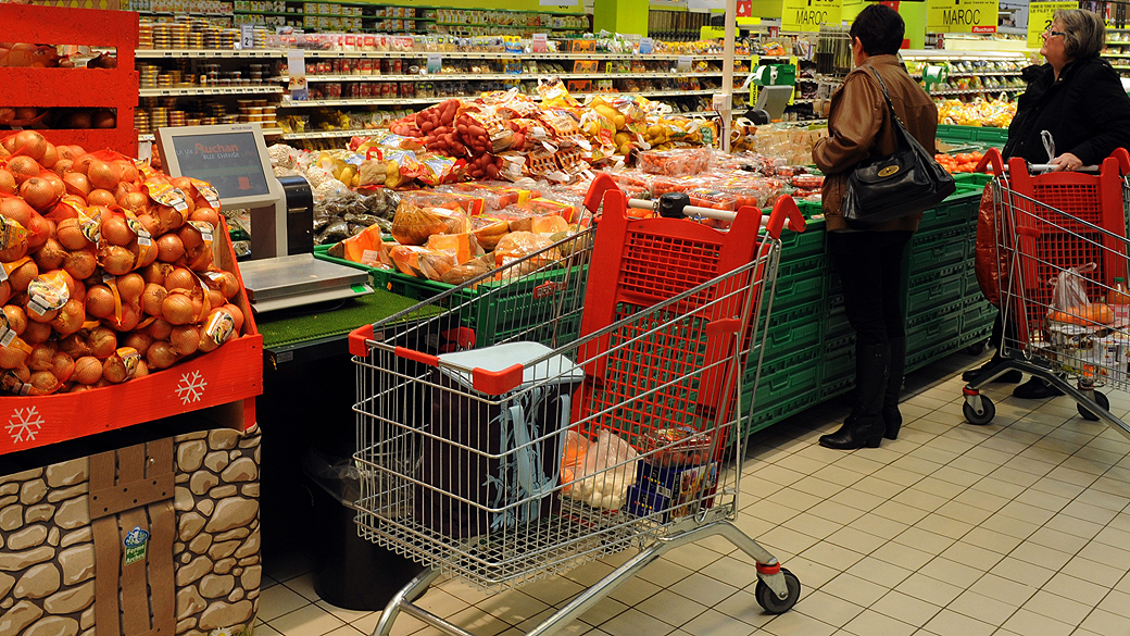 Inflação deve continuar assombrando consumidores em 2015