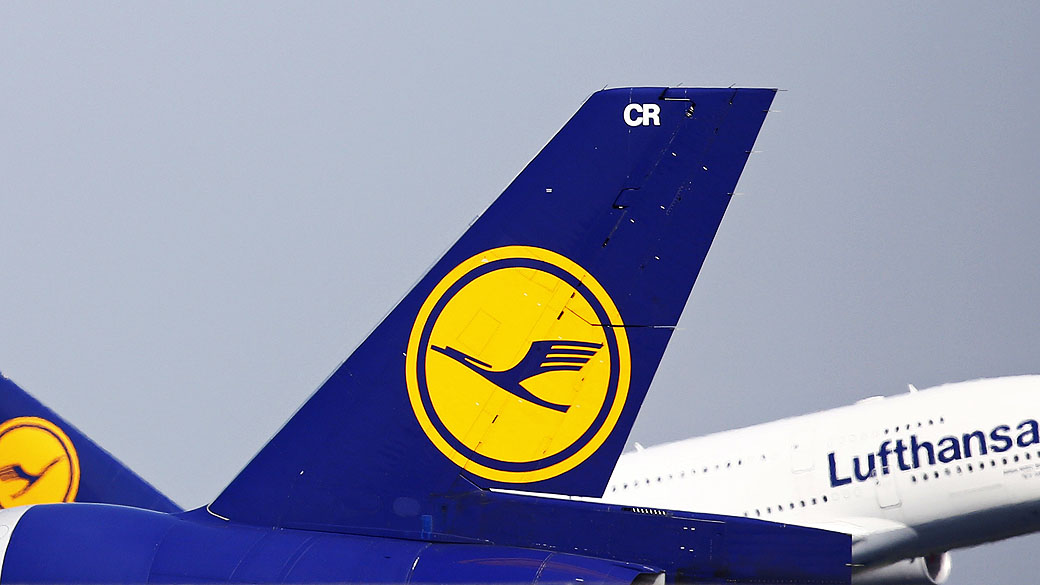 Lufthansa cancelou 1.450 voos no domingo