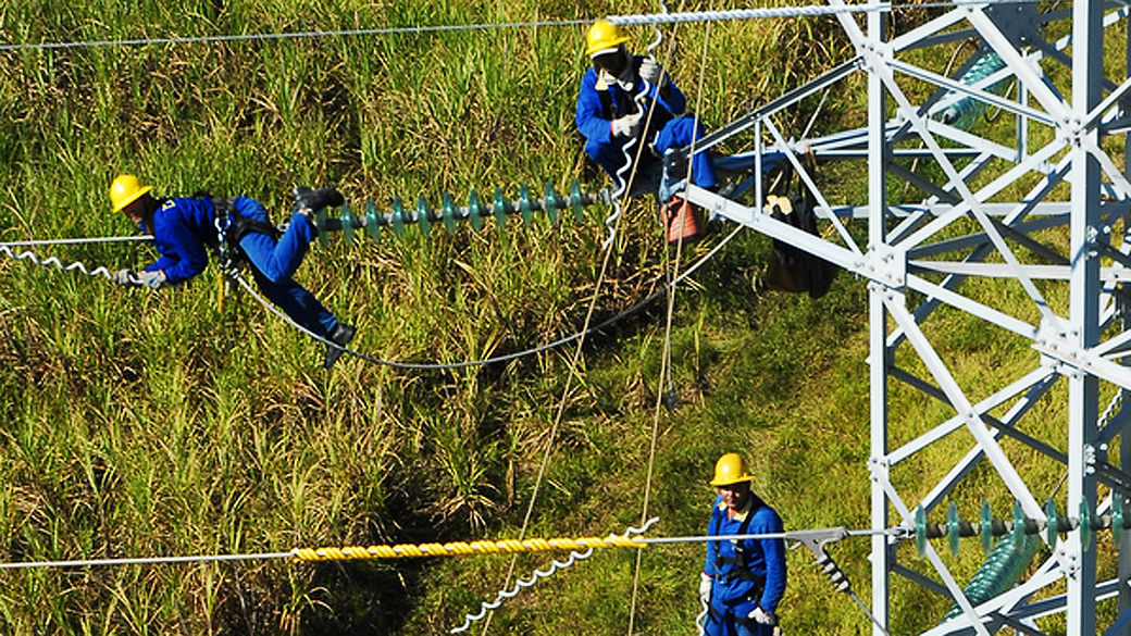 Torres transmissoras de energia elétrica na região de Três Lagoas, divisa de São Paulo com Mato Grosso do Sul