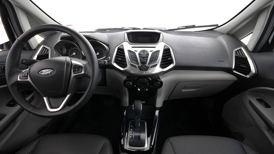 Interior do novo EcoSport com câmbio automático