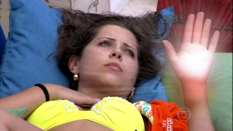 Edição do BBB13 desfaz imagem de santa de Andressa