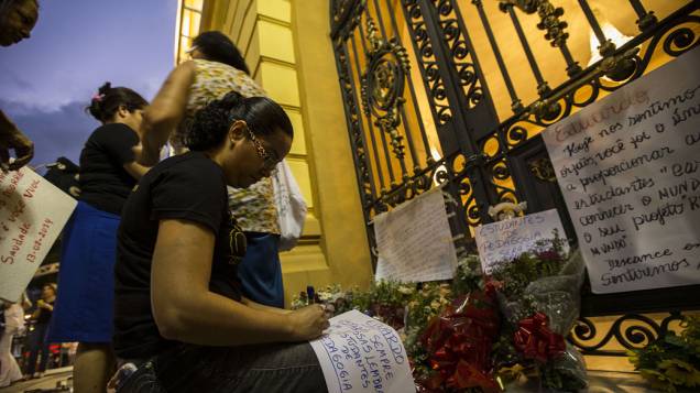 O Palácio do Campo das Princesas, sede do governo de Pernambuco, começa a ser preparado para receber os corpos das vítimas do acidente aéreo em Santos
