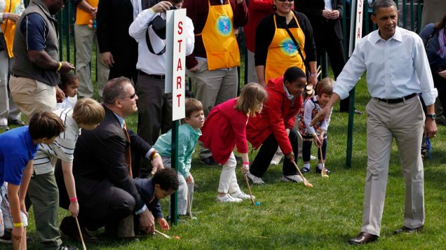 Presidente Obama inicia a 134ª edição do tradicional Egg Roll no jardim sul da Casa Branca em Washington