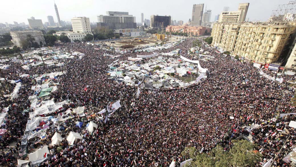 Manifestantes durante protestos nesta sexta-feira no Cairo, Egito