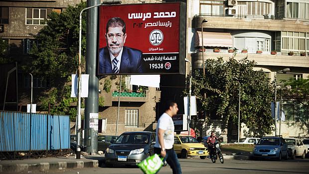 Egito vive instabilidade política diante de eleições presidenciais, marcadas para 23 e 24 de maio