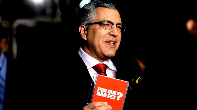 Alexandre Padilha durante o primeiro debate das eleições 2014 entre os candidatos ao governo do Estado de São Paulo, promovido pela TV Bandeirantes, neste sábado (23), na sede da emissora, em São Paulo