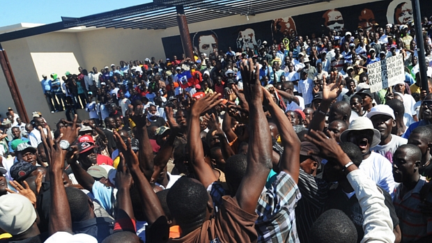Defensores e oponentes ao governo de Préval se encontram no aniversário da independência do Haiti
