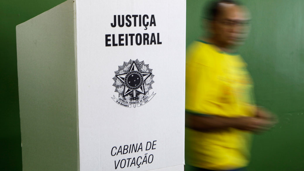 Eleitor ap&oacute;s votar no segundo turno das Elei&ccedil;&otilde;es 2010. Rio de Janeiro, 31/10/2010
