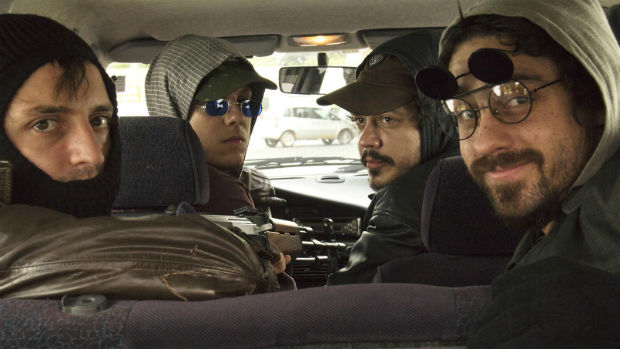 Gregório Duvivier, Fábio Porchat, Danton Mello e Felipe Abib em cena do filme Vai que Dá Certo