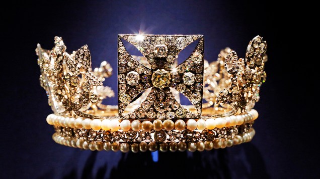 Palácio de Buckingham exibe artigos da cerimônia de coroação de Elizabeth II