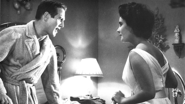 Paul Newman e Elizabeth Taylor no filme  "Gata em Teto de Zinco Quente", de 1958