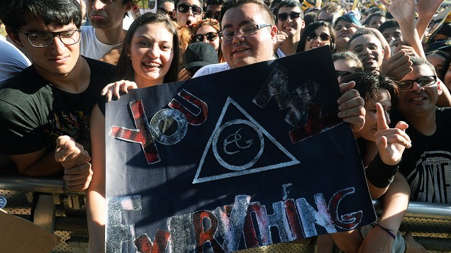 Público assiste ao show da cantora Ellie Goulding no segundo dia do Festival Lollapalooza 2014 no Autódromo de Interlagos, em São Paulo Público assiste ao show da cantora Ellie Goulding no segundo dia do Festival Lollapalooza 2014 no Autódromo de Interlagos, em São Paulo