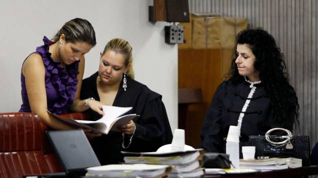 A advogada Ana Lúcia Assad, que defende Lindemberg Alves, no fórum de Santo André, no Grande ABC A advogada Ana Lúcia Assad, que defende Lindemberg Alves, no fórum de Santo André, no Grande ABC