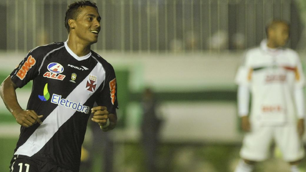 Elton, do Vasco, marcou um dos gols da vitória do Vasco sobre o Palmeiras na Copa Sul-Americana