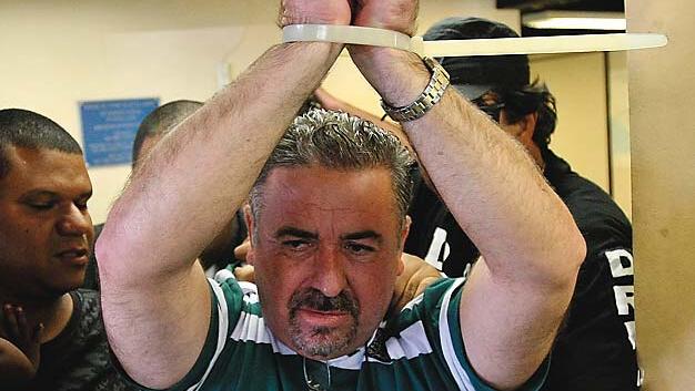 Em 2008, o deputado estadual Natalino Guimarães (DEM-RJ) é preso sob acusação de participar de milícia de justiça que atuaria em seu bairro.