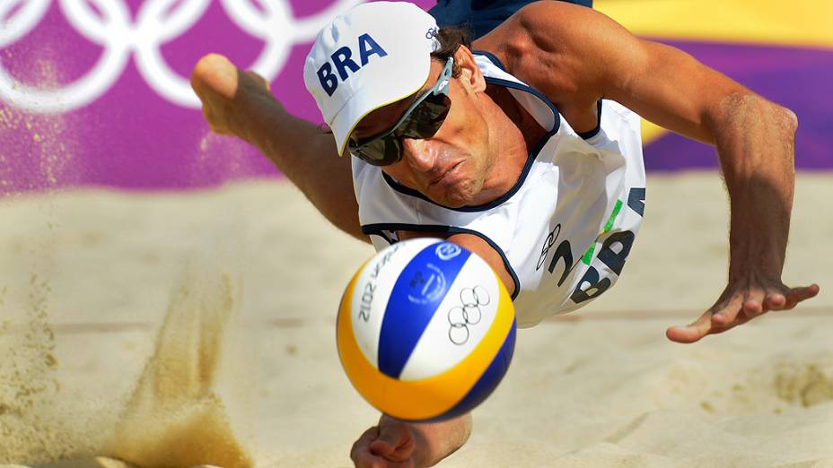 Emanuel Rego durante a preliminar de vôlei de praia, em 02/08/2012