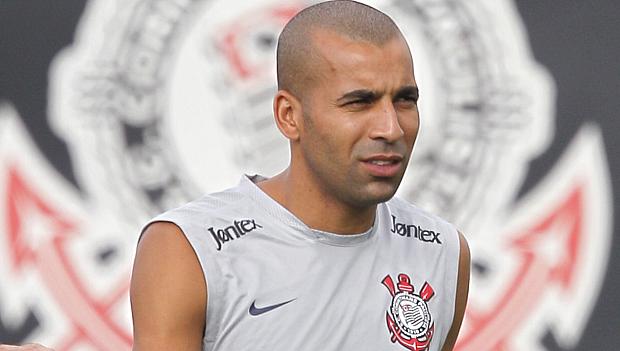 Emerson, jogador do Corinthians, é acusado de importação irregular de carro