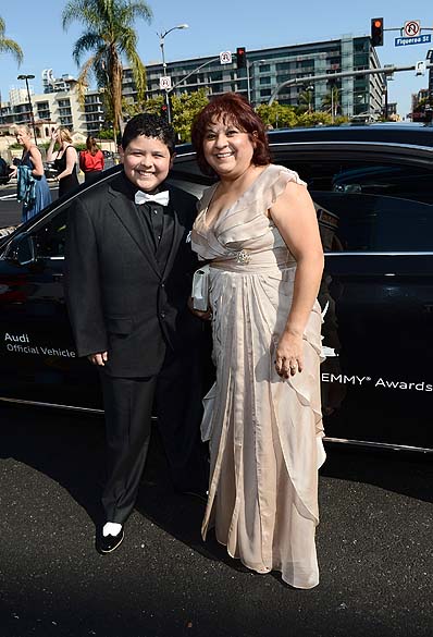 O ator Rico Rodrigues e sua mãe, Diane Rodrigues, durante o Emmy Awards 2012
