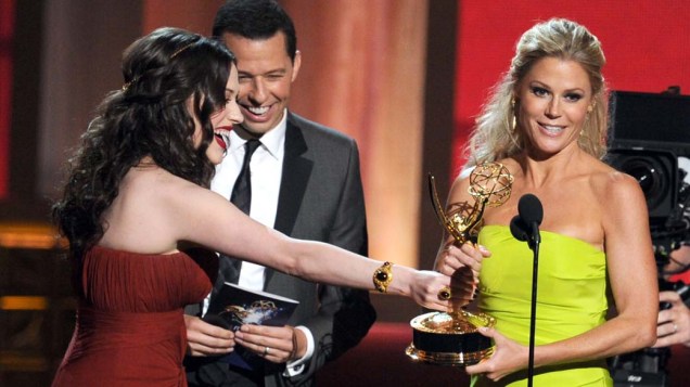 Julie Bowen, de Modern Family, recebe prêmio de melhor atriz coadjuvante de comédia
