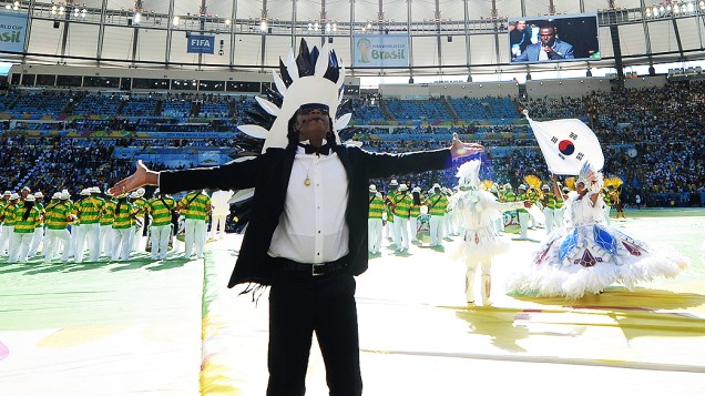 Carlinhos Brown durante a cerimônia de encerramento da Copa do Mundo no Maracanã, no Rio
