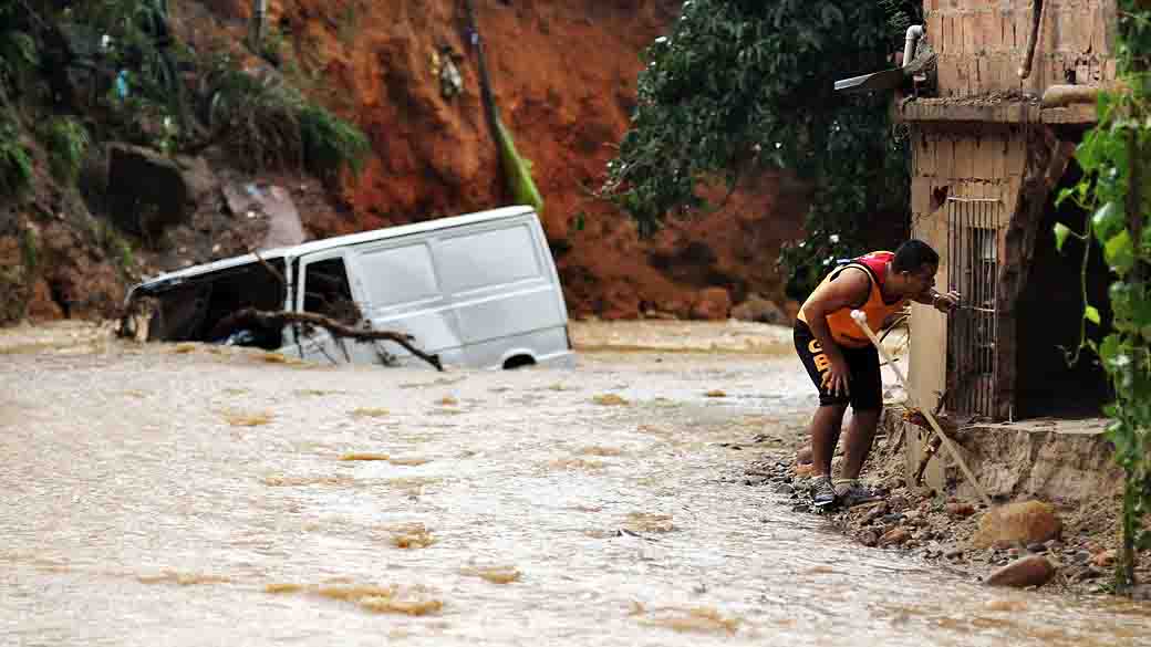 Xerém, na Baixada Fluminense, uma das cidades mais afetadas pelas fortes chuvas dos últimos dias