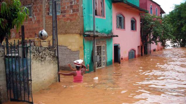 Enchente na cidade de Governador Valadares, Minas Gerais
