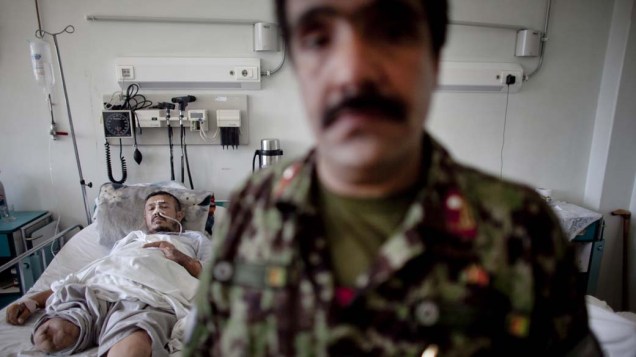 Soldado do Exército Nacional Afegão no hospital militar Davoud Khan em Cabul, Afeganistão