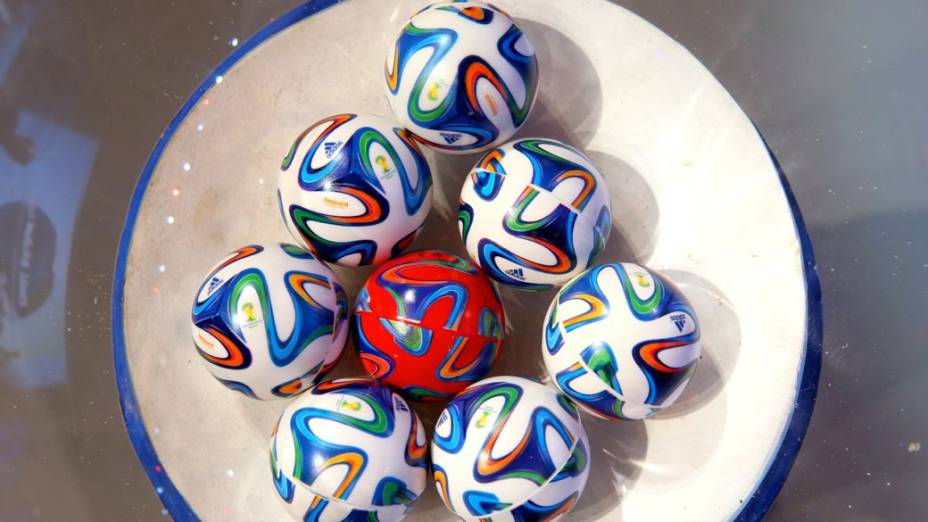 Sorteio da Copa: 4 potes, 32 bolinhas e uma taça em jogo - Placar - O  futebol sem barreiras para você