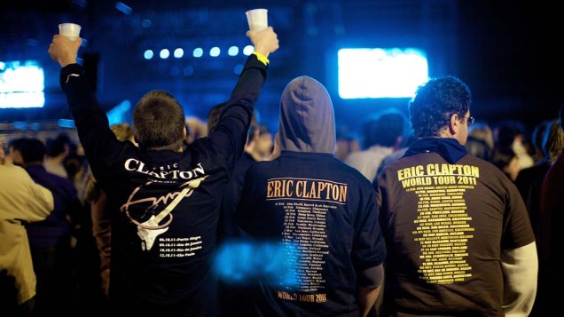 Fãs durante o show de Eric Clapton em Porto Alegre, em 06/10/2011