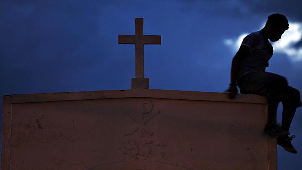 Igreja católica recebe críticas de todos os lados por casos de pedofilia