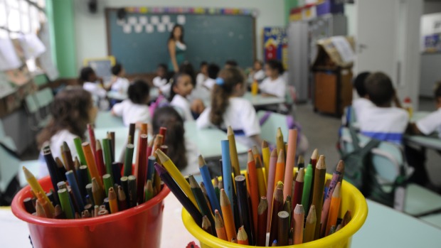 Primeiro dia de aula na escola Escola Municipal Affonso Várzea, no Complexo do Alemão