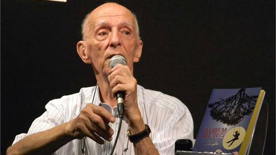 O escritor Rubem Alves, durante o lançamento de seu livro, Rubem Alves em Meditação, em evento na Fnac de Campinas, no ano passado