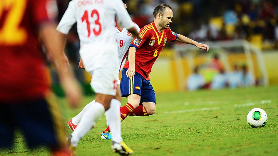 Iniesta durante partida entre Espanha e Taiti válido pela Copa das Confederações, nesta quinta-feira (20), no Maracanã